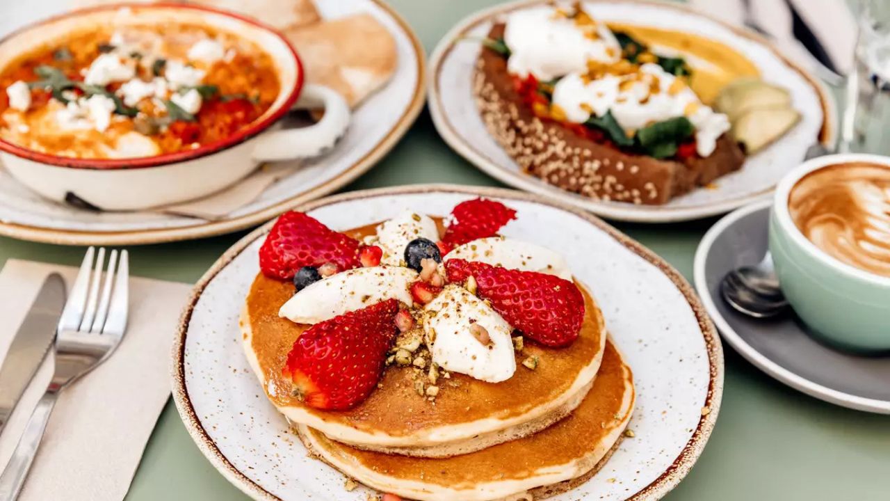 The Charming Cafe In Miami Locals Swear Has The State’s Best Pancakes