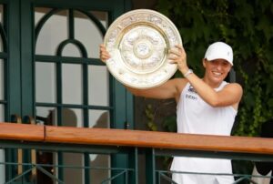 Iga Swiatek Makes History with a Stunning Wimbledon Victory