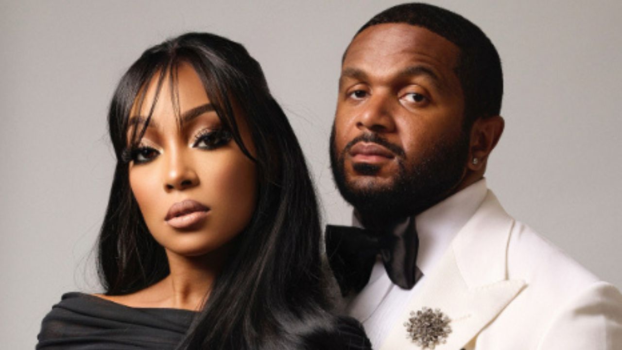 Who is Singer Monica Dating